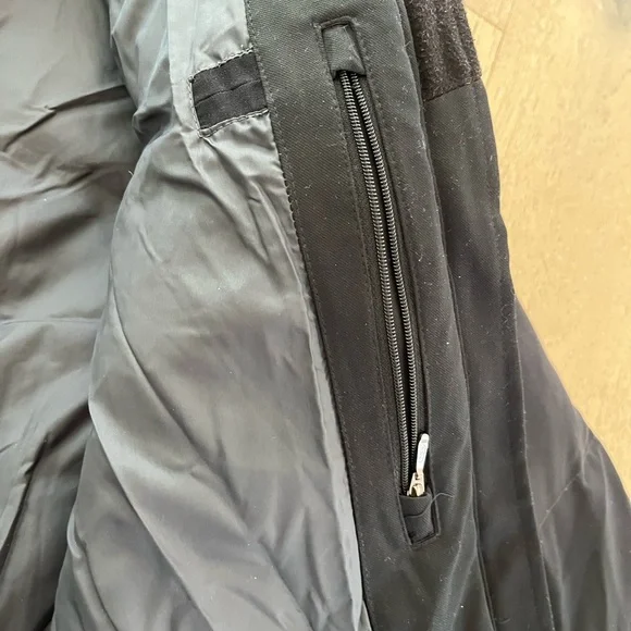 Obermeyer Women's Black Puffer Jacket- Y2K style - Picture 6 of 11